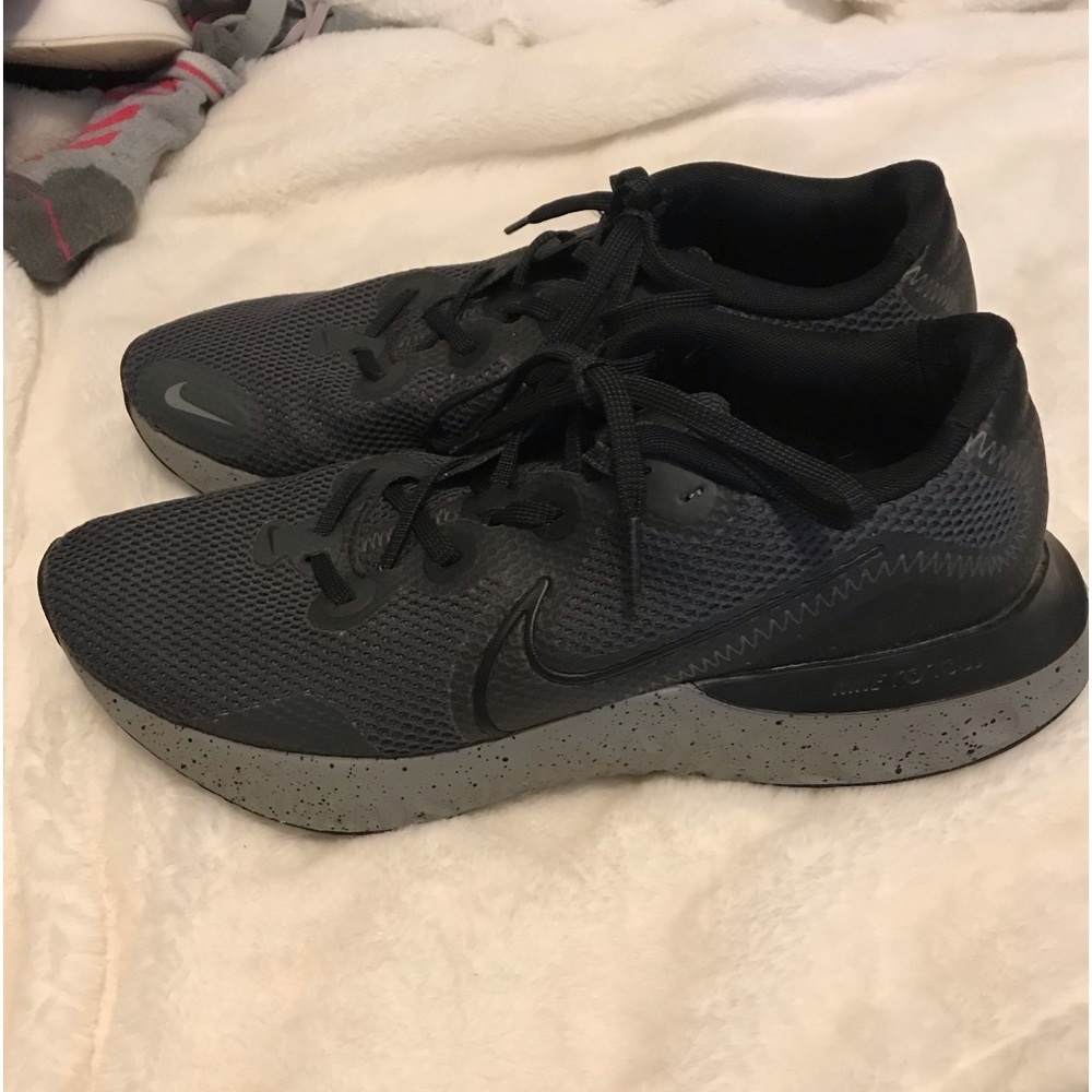 Nike renew black and grey men shoes size: 11